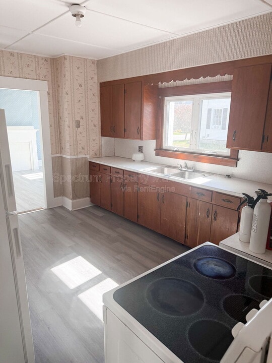 47 Church St in Oakland, ME - Building Photo