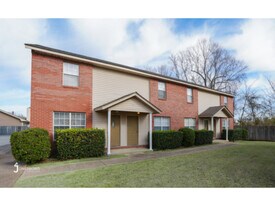 3606 Lakewood Dr in Jonesboro, AR - Building Photo