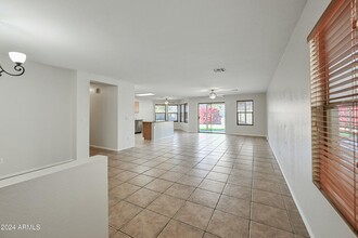 4032 E Hide Trail in Phoenix, AZ - Building Photo - Building Photo