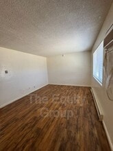 352 S Blackstone St in Tulare, CA - Building Photo - Building Photo