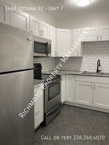 1469 Ottawa St in Windsor, ON - Building Photo