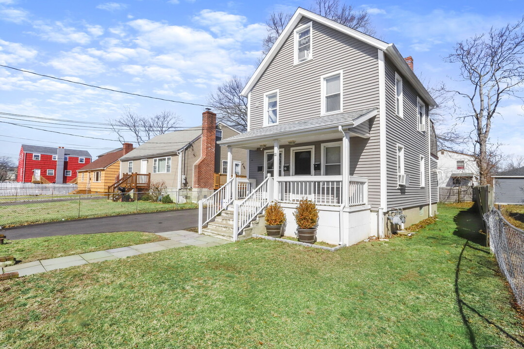 11 Sable St in Norwalk, CT - Building Photo