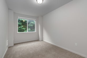 Trillium Woods Apartments in Beaverton, OR - Building Photo - Interior Photo