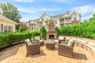 Camellia in Raleigh, NC - Foto de edificio - Building Photo