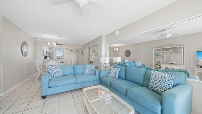 7205 Thomas Dr in Panama City Beach, FL - Building Photo - Building Photo
