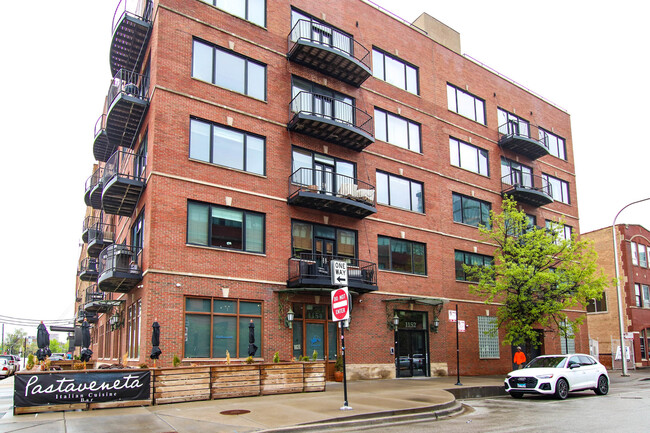 property at 1152 W Fulton Market