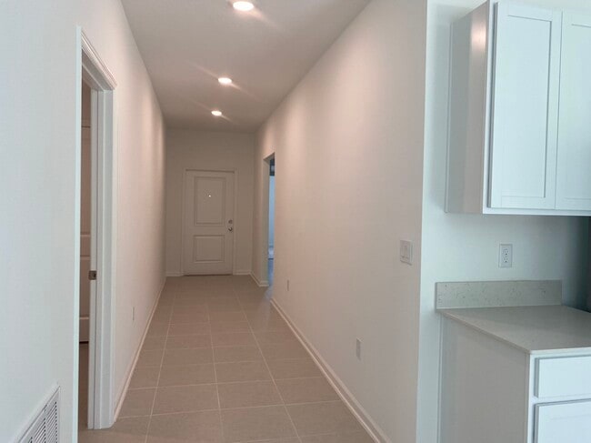 2316 Green Valley St in Daytona Beach, FL - Building Photo - Building Photo