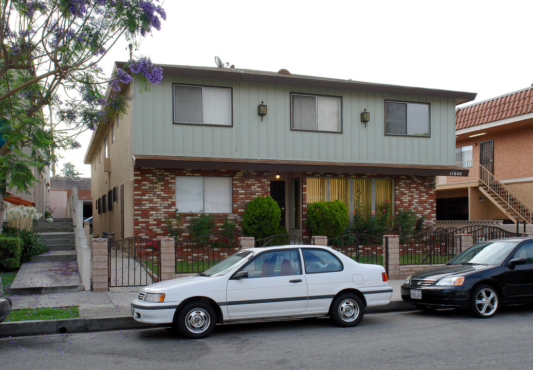 11644 York Ave in Hawthorne, CA - Foto de edificio