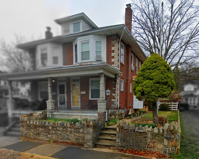 2409 Spring St