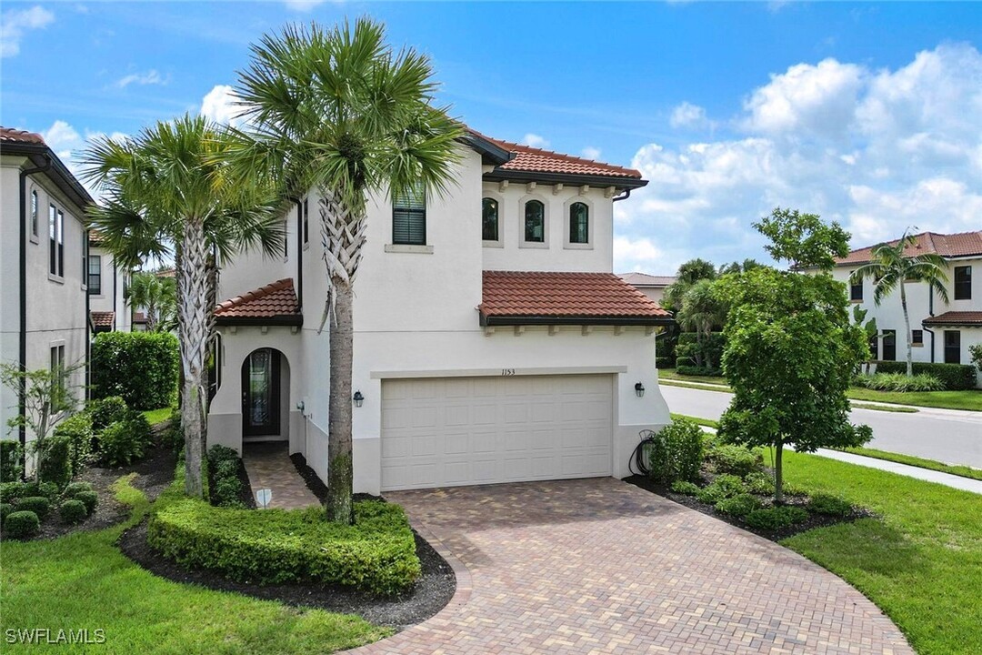 1153 Penrose Ct in Naples, FL - Building Photo