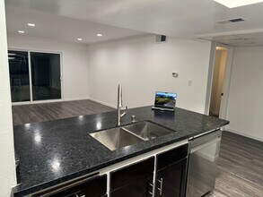 2700 Cahuenga Blvd E, Unit Cahuenga Hills Condo in Los Angeles, CA - Building Photo - Building Photo