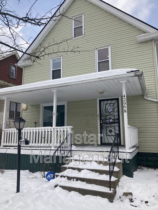 4296 E 114th St in Cleveland, OH - Building Photo - Building Photo