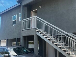 1031 Ocean Park Blvd, Unit 2 in Santa Monica, CA - Building Photo - Building Photo