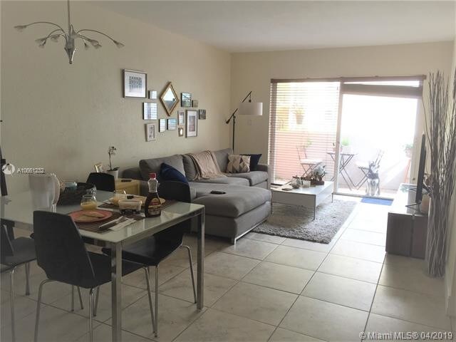 677 NE 24th St-Unit -207 in Miami, FL - Building Photo - Building Photo