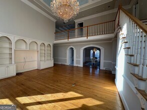 235 Summerhouse Ln in Atlanta, GA - Building Photo - Building Photo