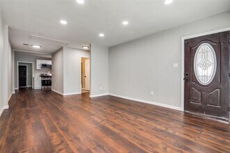 433 W Page Ave in Dallas, TX - Building Photo - Building Photo