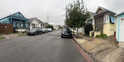 4717 Laurel St in New Orleans, LA - Foto de edificio - Building Photo