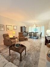 856 Heritage Vlg in Southbury, CT - Building Photo - Building Photo