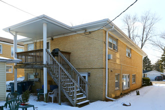 237 S Hale St in Addison, IL - Building Photo - Building Photo