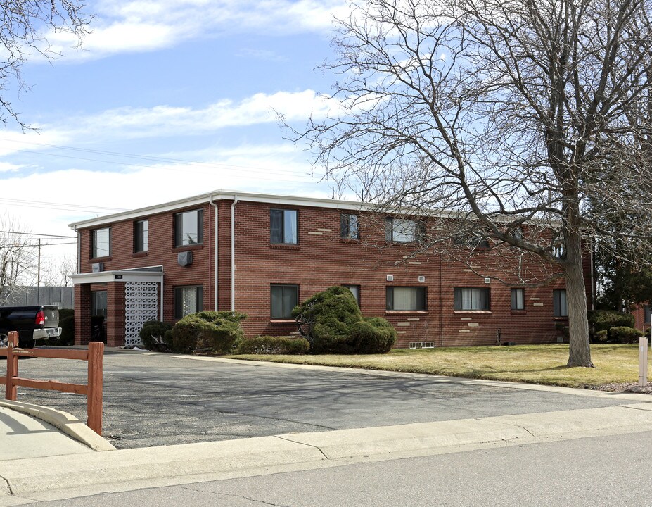 688 Miller Ct in Denver, CO - Foto de edificio