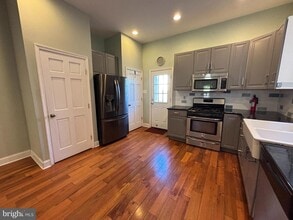 4721 Hazel Ave in Philadelphia, PA - Building Photo - Building Photo
