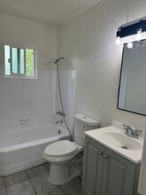 205 W Palmer Ave, Unit B in Glendale, CA - Building Photo - Building Photo