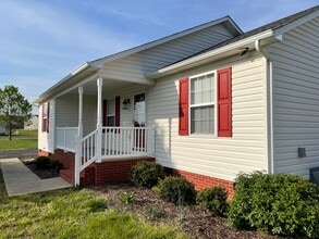 1610 Robert Rd in Columbia, TN - Building Photo - Building Photo