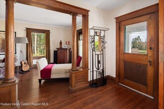 703 Church Ave in Germantown, NY - Foto de edificio - Building Photo