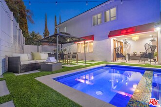 22711 Margarita Dr in Los Angeles, CA - Building Photo - Building Photo