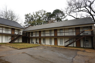 Southpointe Apartments in Jackson, MS - Foto de edificio - Building Photo