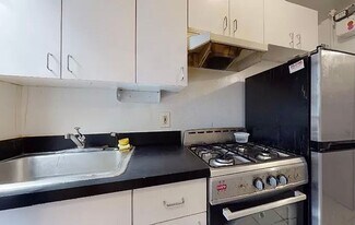 YORK AVENUE, Unit 2E in New York, NY - Building Photo