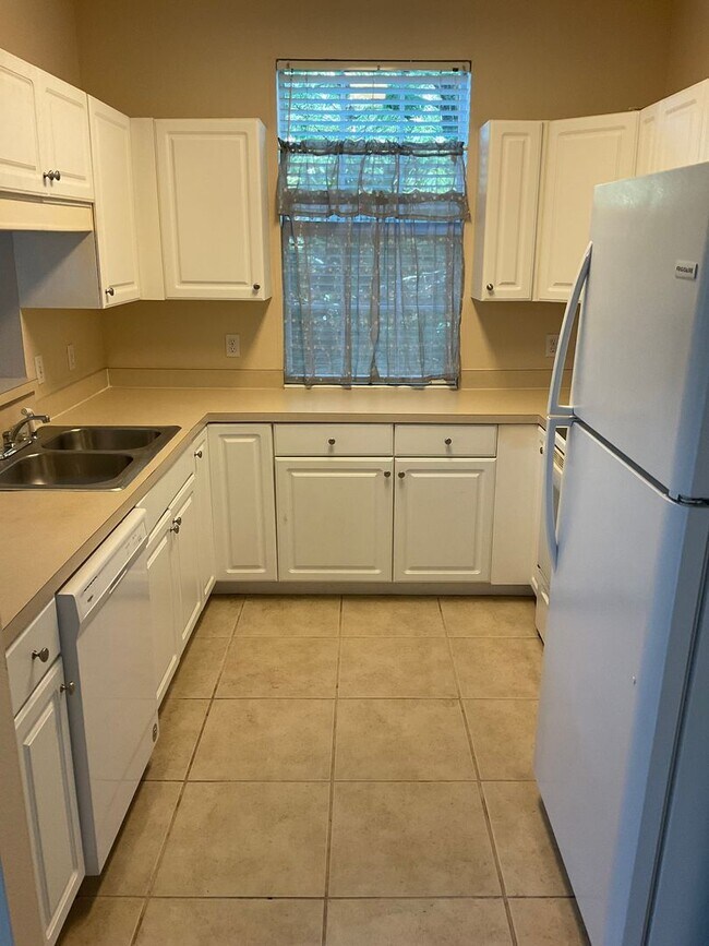 2275 NW 16th Terrace in Gainesville, FL - Building Photo - Building Photo
