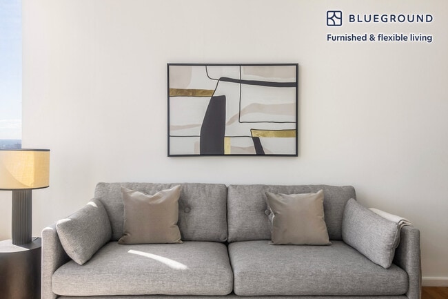 635 W 42nd St in New York, NY - Building Photo - Building Photo