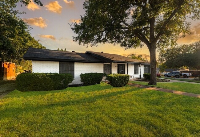 218 E 7th St, Unit 1-309 in Weatherford, TX - Building Photo - Building Photo