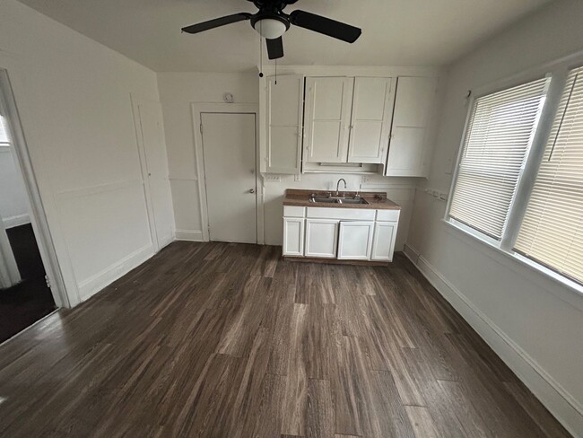 property at 4067 E 143rd St