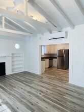 937 Lenox Ave. in Miami Beach, FL - Foto de edificio - Building Photo