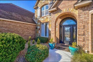 11 Northwest Lakewood Drive in Lawton, OK - Building Photo - Building Photo