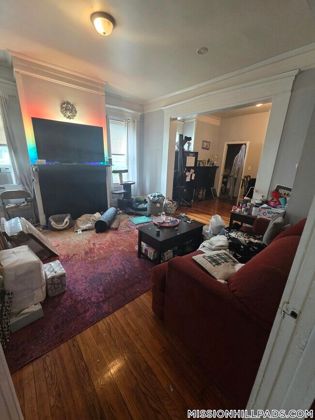 11 Akron St