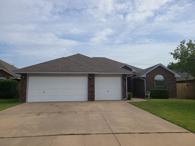 property at 1717 SW 33RD St