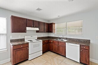 406 Texas St in Tomball, TX - Building Photo - Building Photo