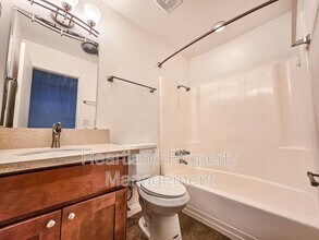 8284 Echo Dell Rd in San Diego, CA - Building Photo - Building Photo