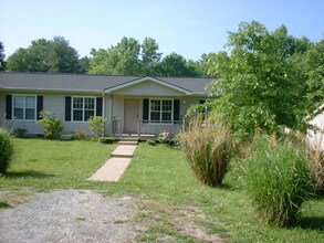 610 Higate Rd in Hendersonville, NC - Building Photo - Building Photo