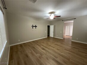 2213 Bon Papa Ct in Henderson, NV - Building Photo - Building Photo