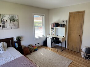 3327 Taylor St NE in Minneapolis, MN - Building Photo - Building Photo
