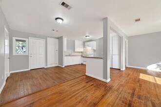 6127 Beldart St in Houston, TX - Building Photo - Building Photo