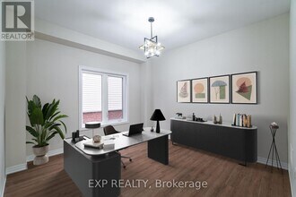 19 Stennett Dr in Georgina, ON - Building Photo - Building Photo