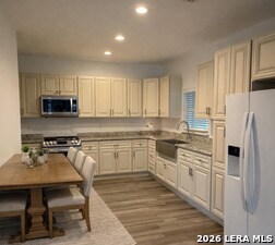 508 E Thompson Pl in San Antonio, TX - Building Photo - Building Photo