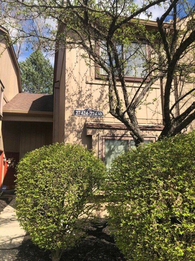 property at 27430 Evergreen Rd