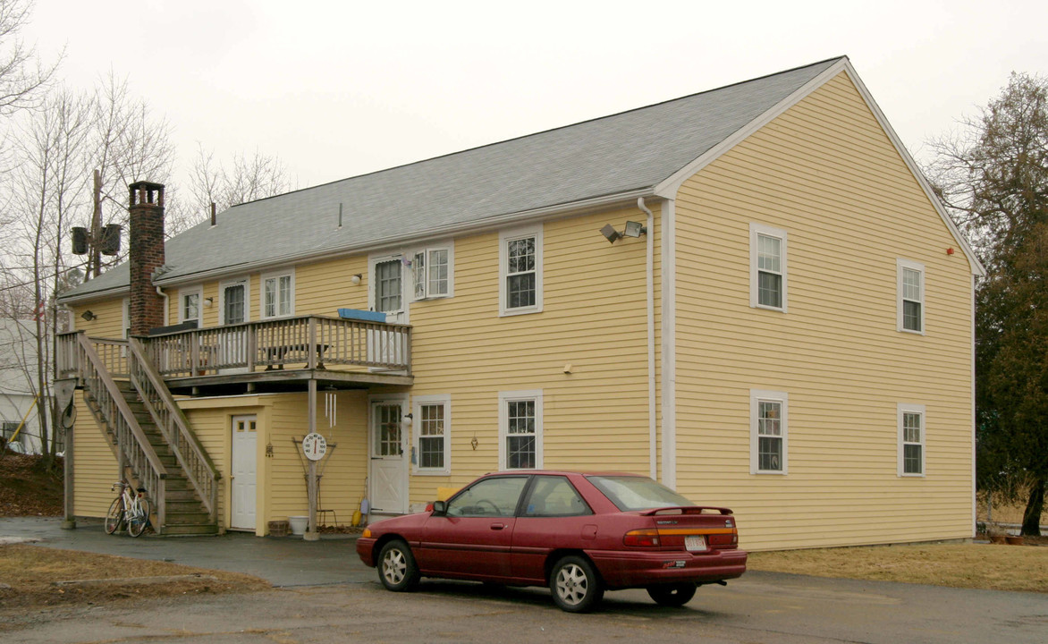 112 County Rd in Ipswich, MA - Building Photo