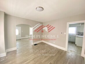 1004 W Fairview Ave in Dayton, OH - Building Photo - Building Photo